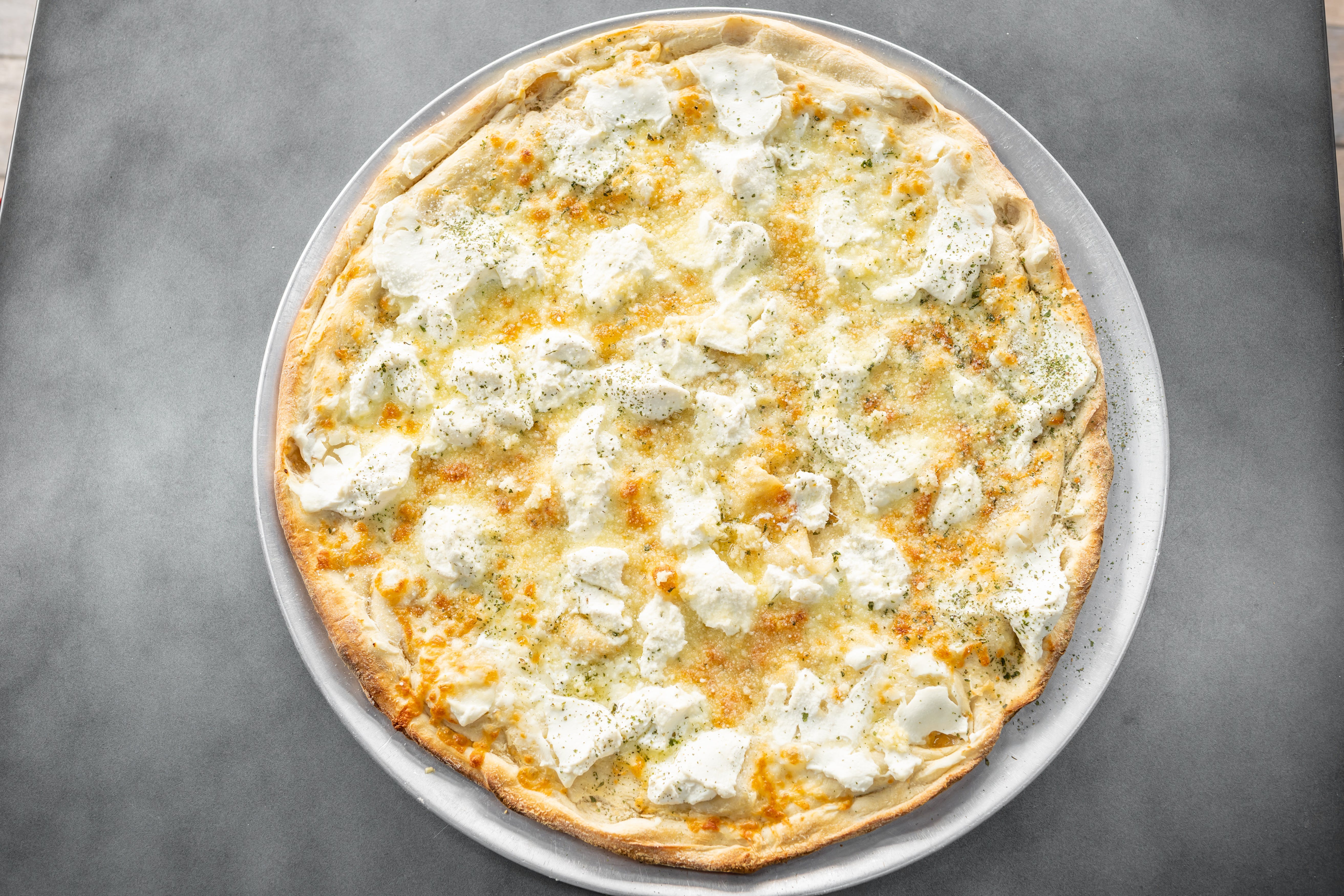 Pizza Mia - Huguenot hero