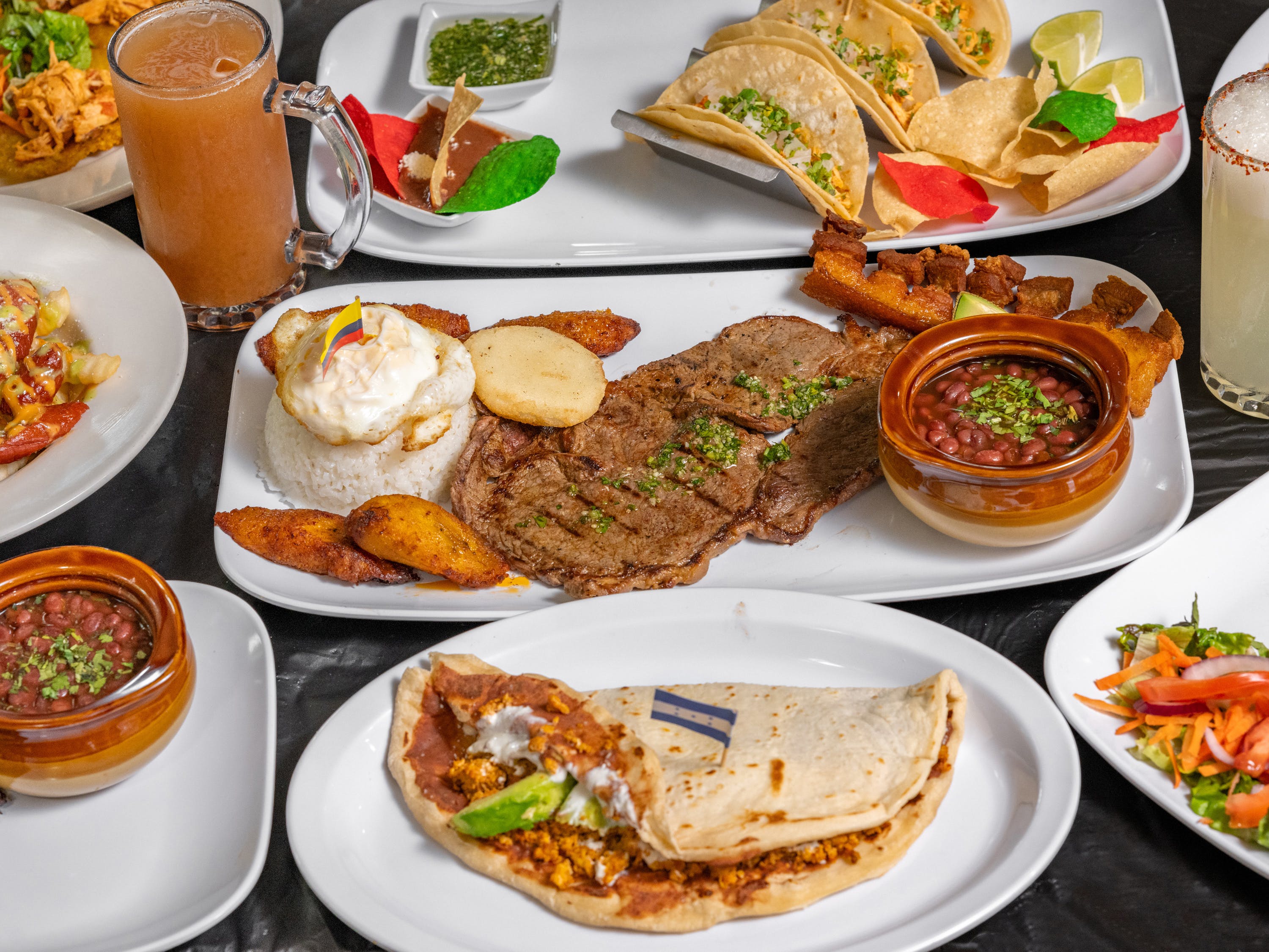 Mi Casa Restaurante hero