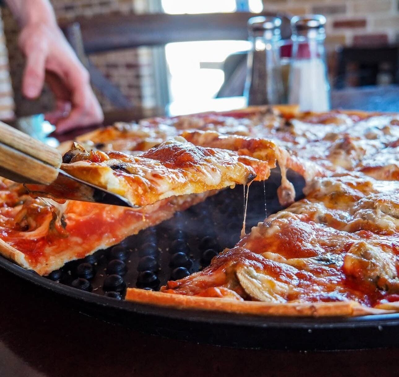 Ian & Kye's Pizza hero