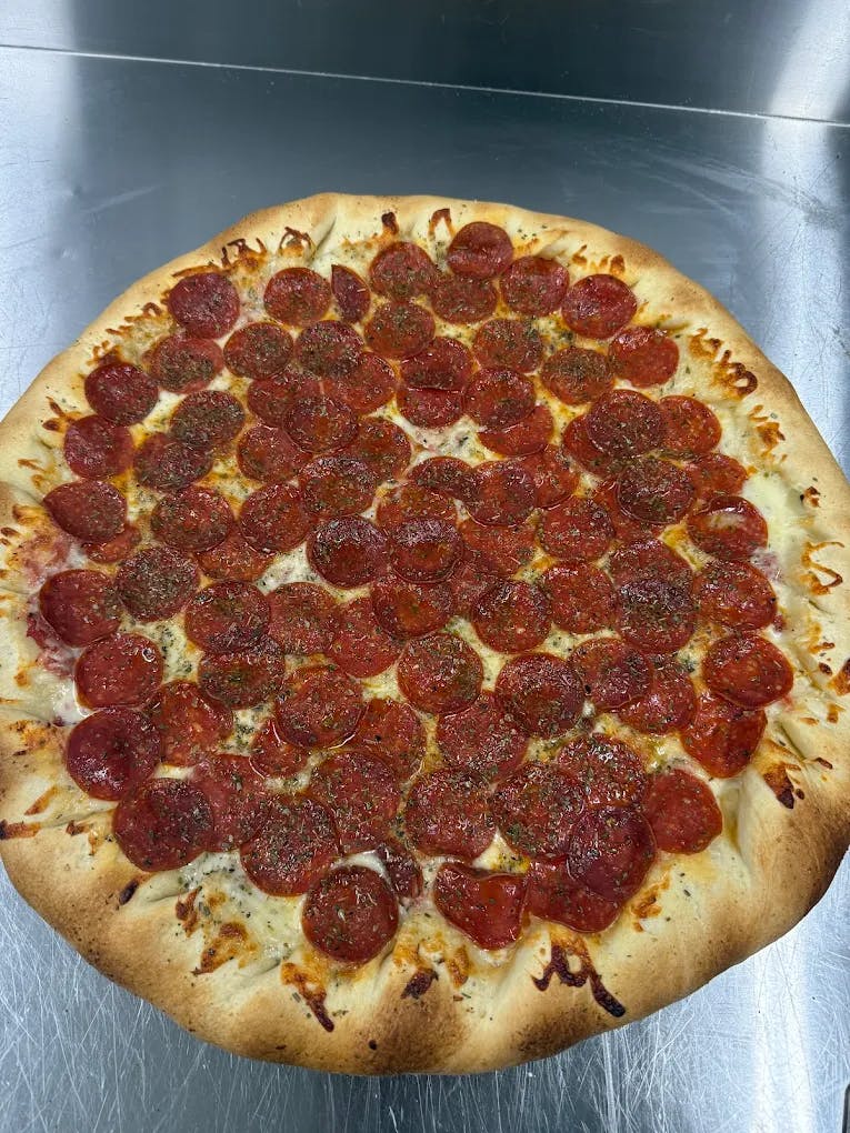 Peters Pizzeria and Grill hero