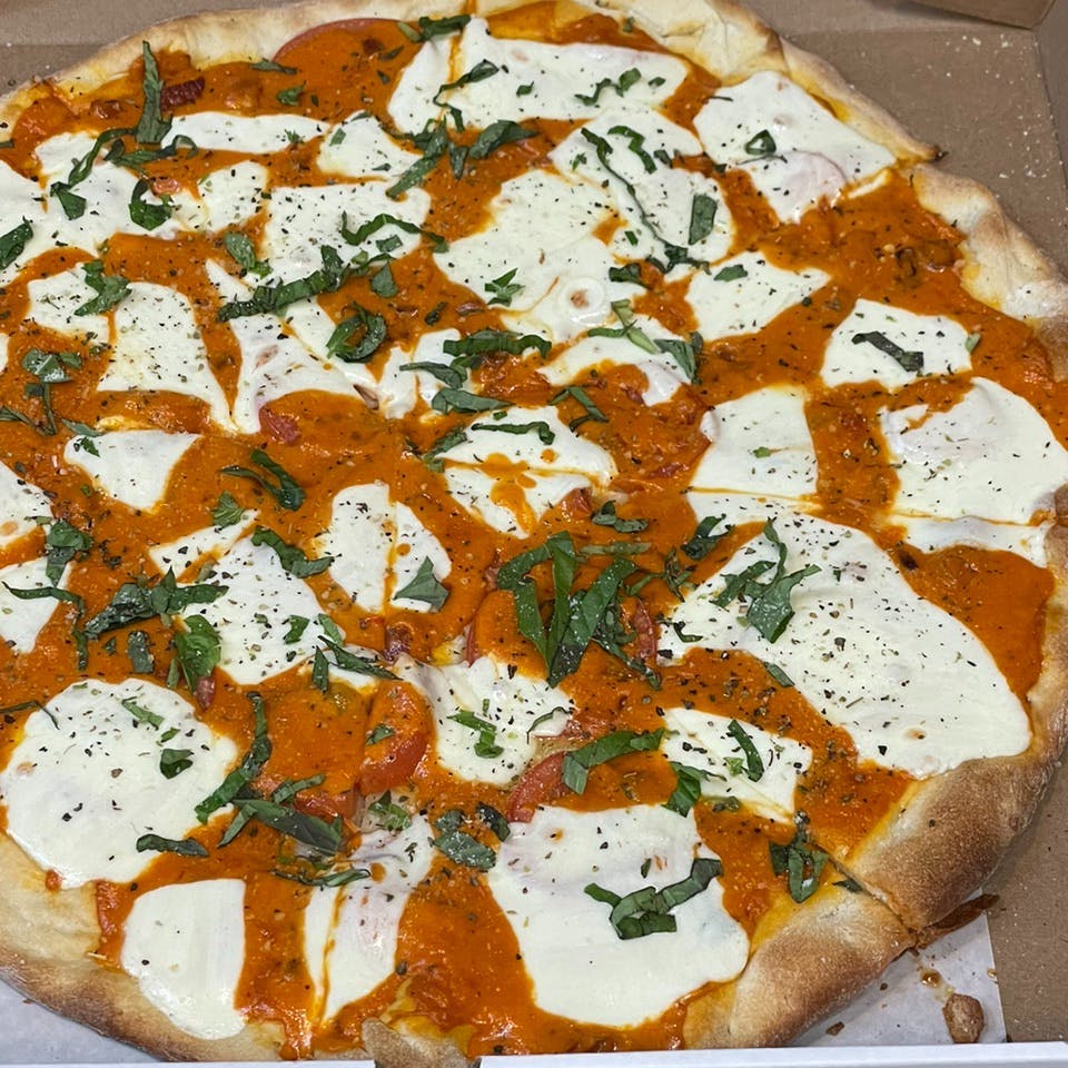 Davila's Pizza & Catering hero