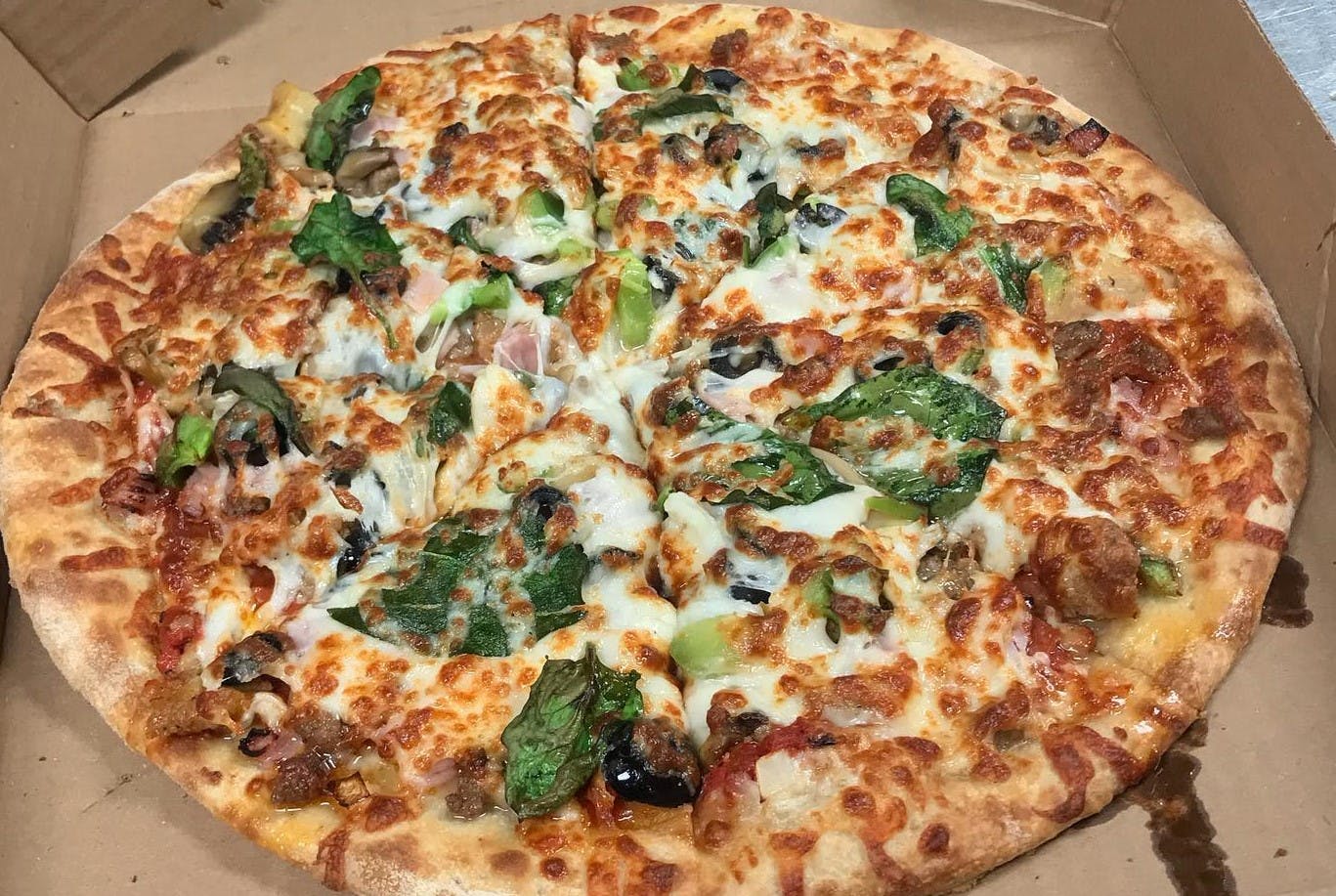Mama's Pizza & Subs hero