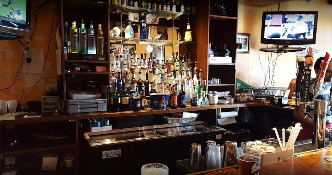 Giovanni's Pizza Restaurant Bar & Lounge Windsor Menu & Hours