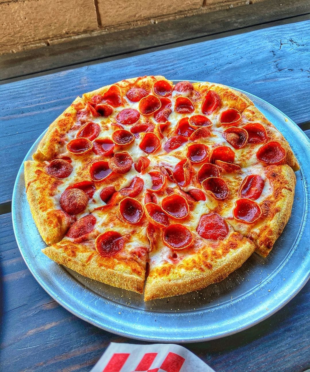 Baby Bros Pizza & Wings hero