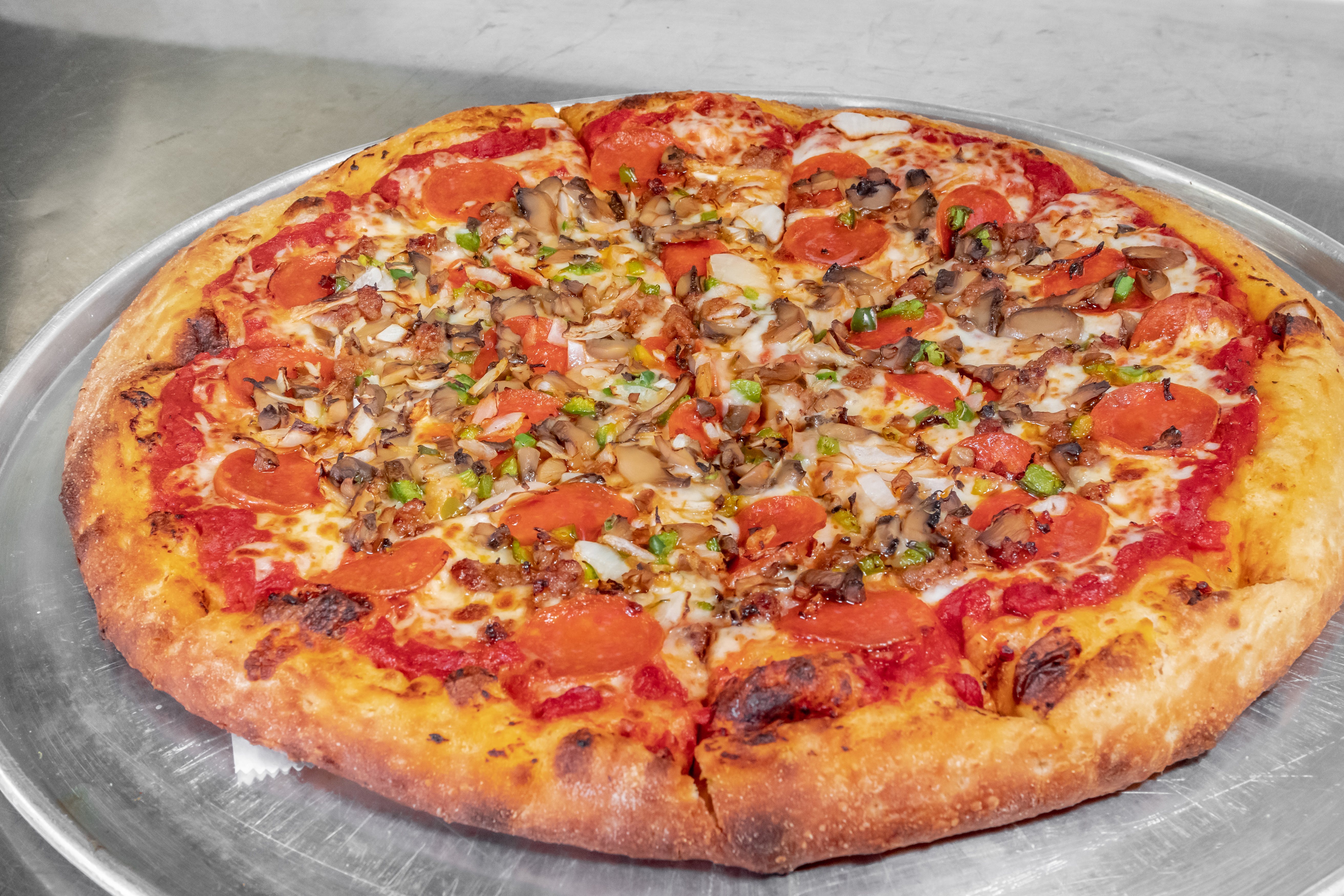 Capri Pizzeria & Bar hero