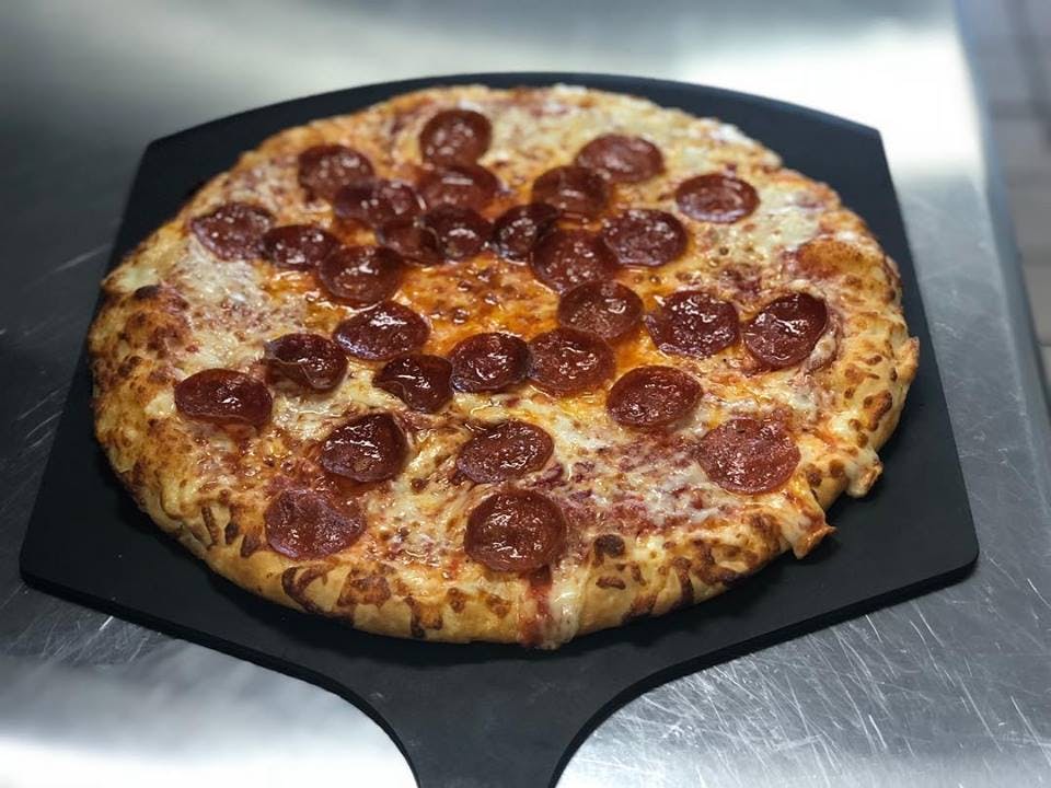 Dolly's Pizza hero