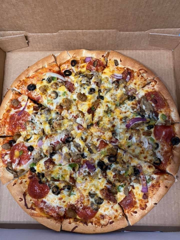 Classic Pizza & Subs hero