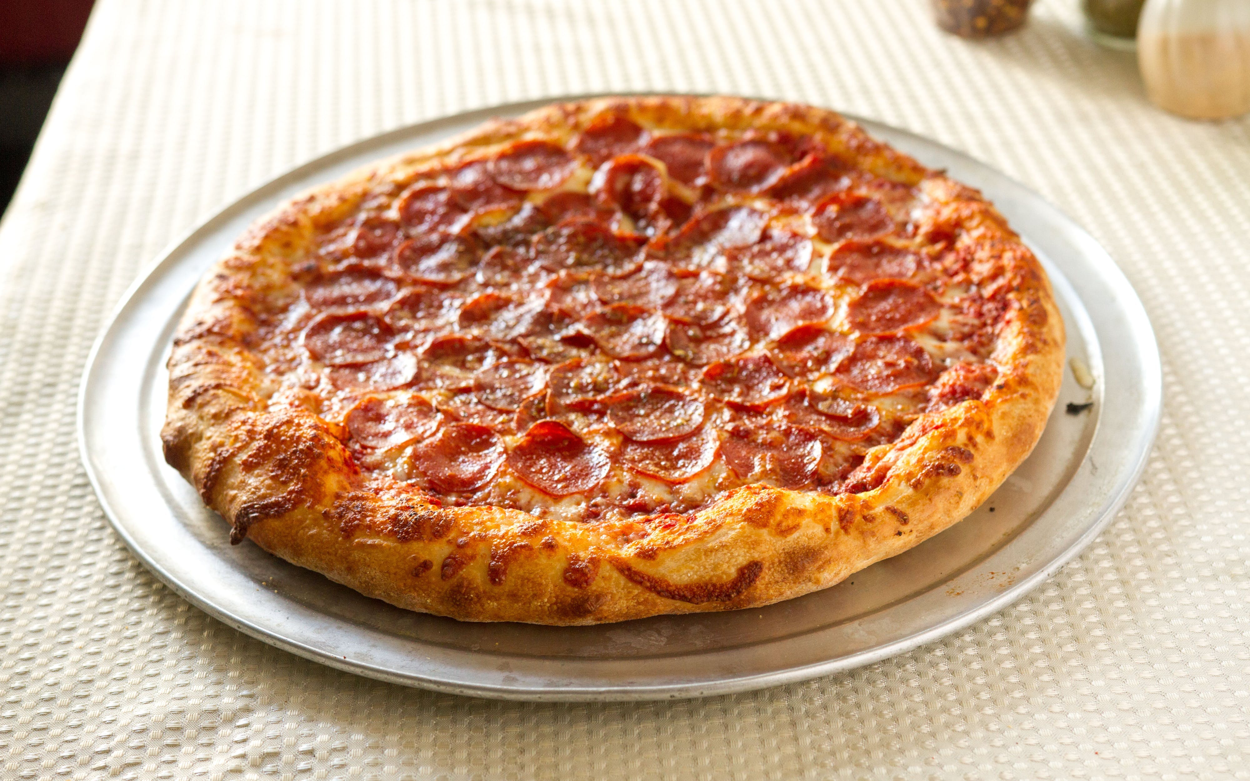 King's Pizza & Subs hero