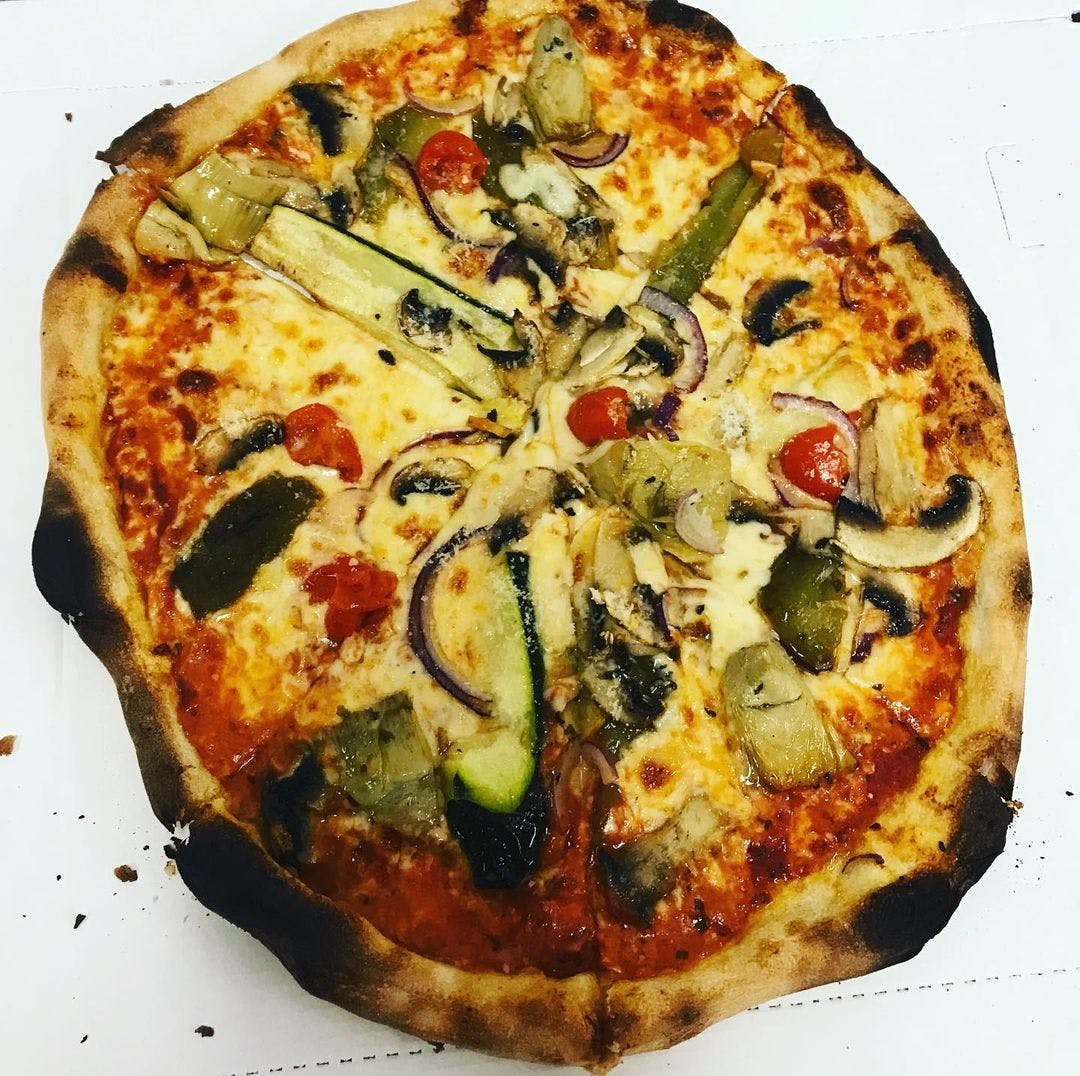Isabella's Pizza hero