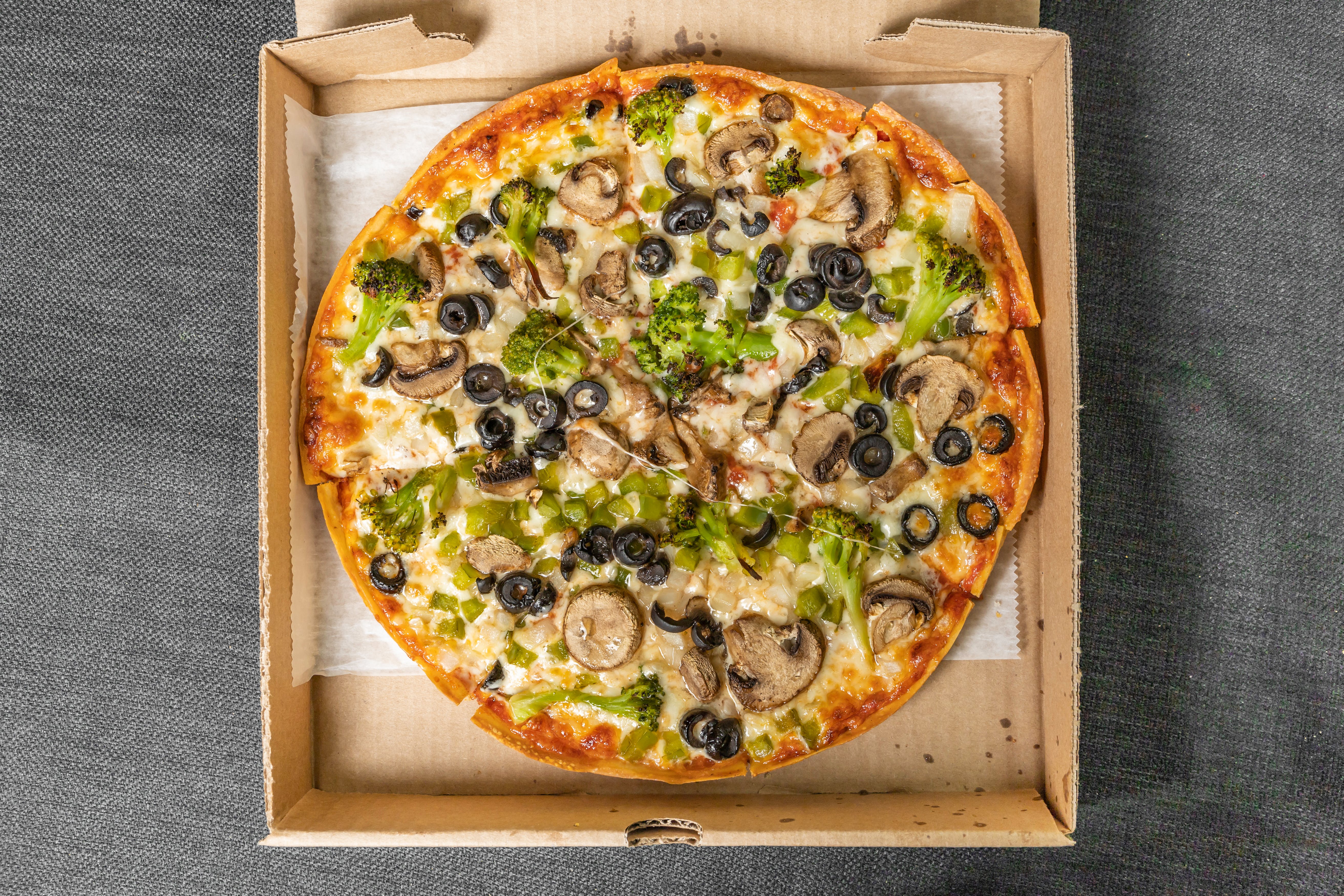 Geri's Pizza & Chicken hero