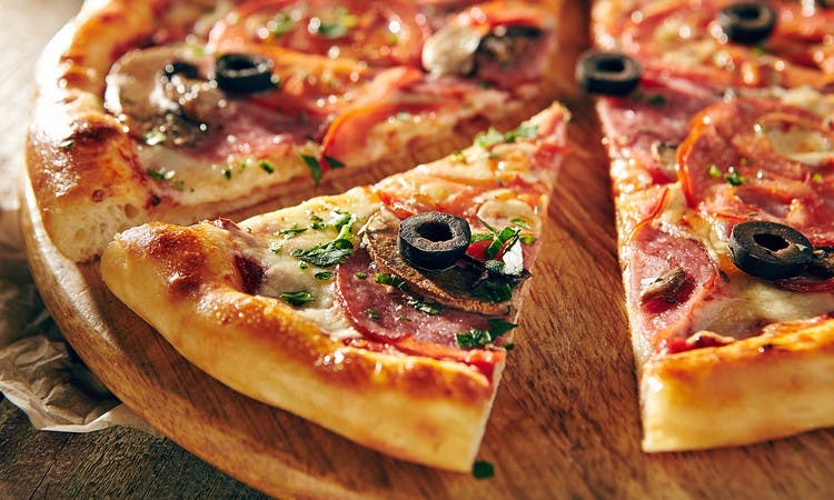 Round Table Pizza Menu Hayward Ca Order Delivery 3 5 Off Slice