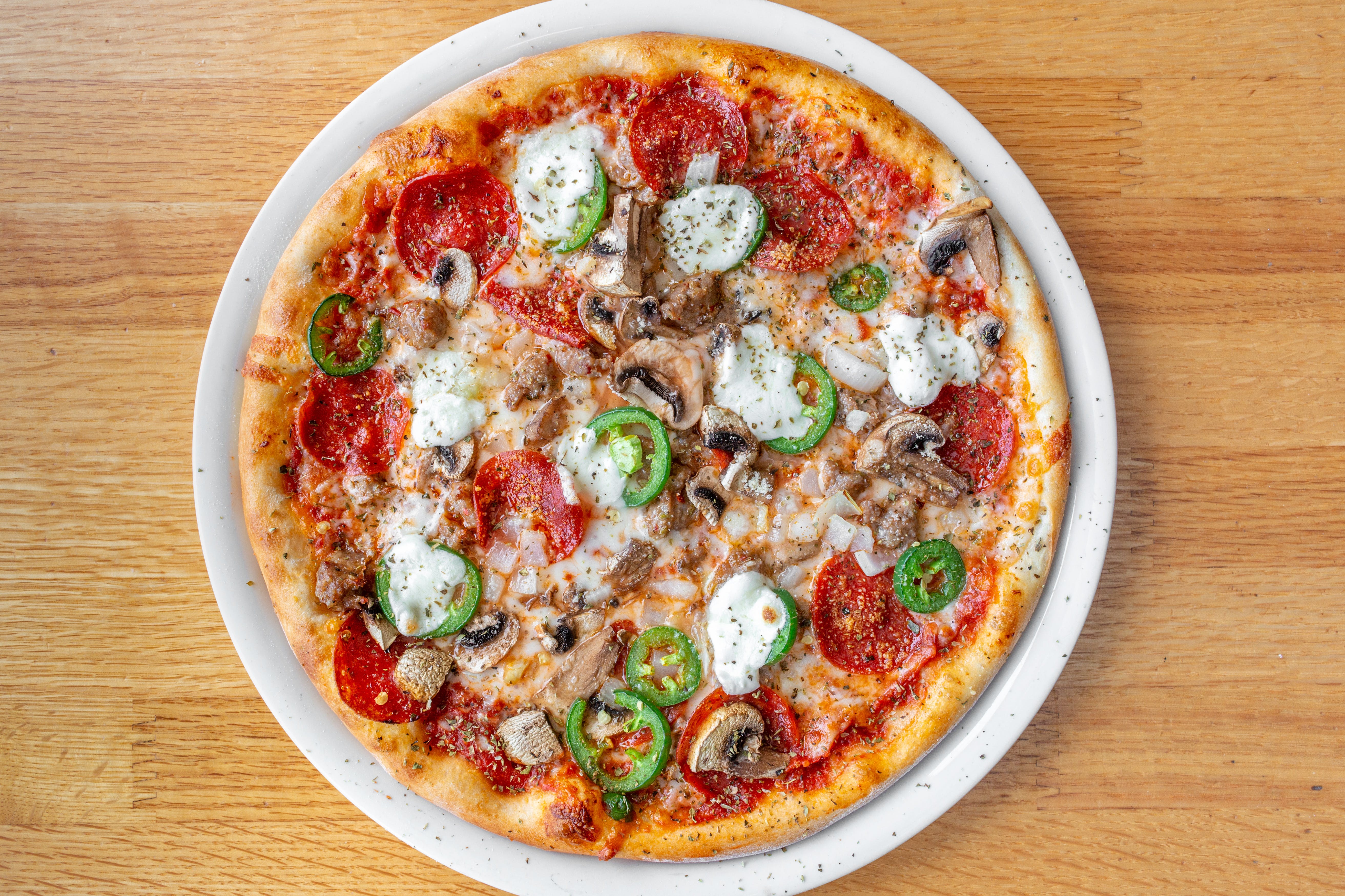 Mondo's Pizza Menu: Pizza Delivery Aurora, CO - Order | Slice