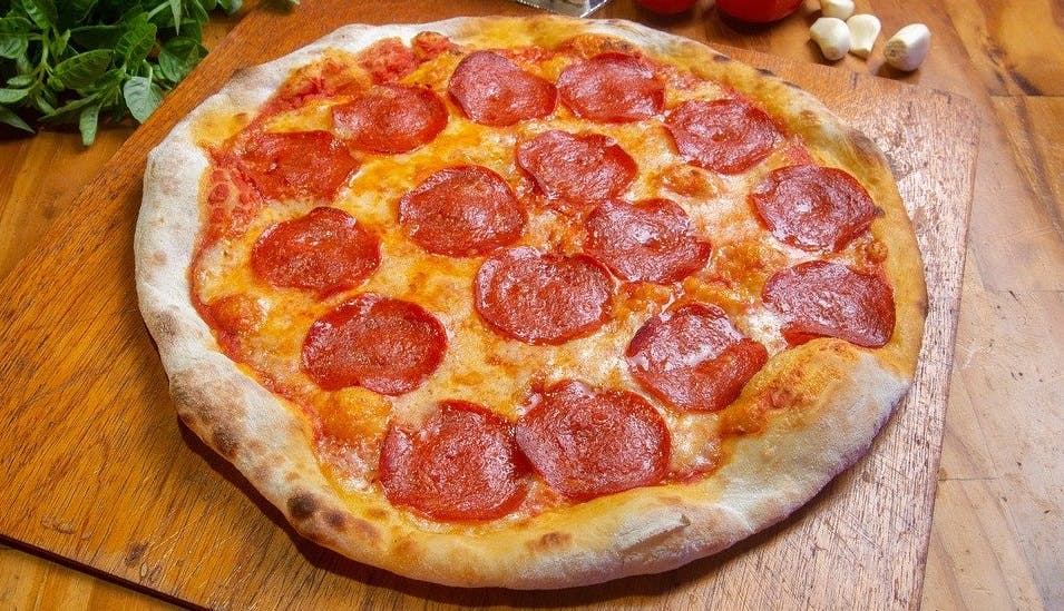 Pomodoro Rosso Pizza hero