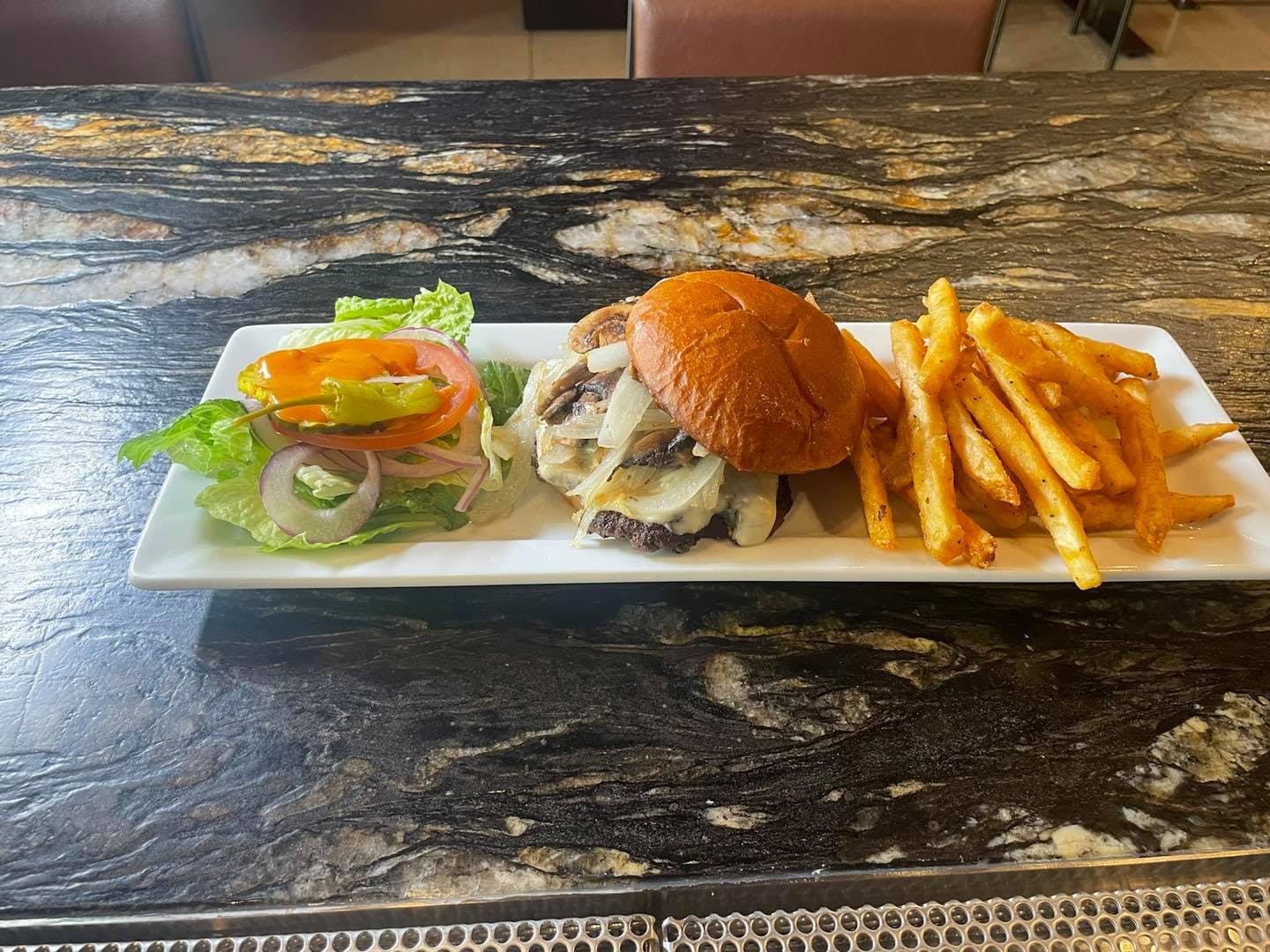 Williams Inn Pizza & Sports Bar hero