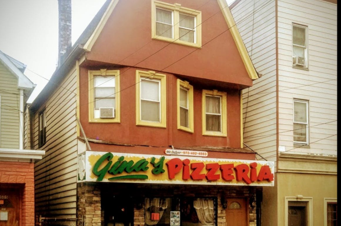 Gina's Pizzeria's restaurant story