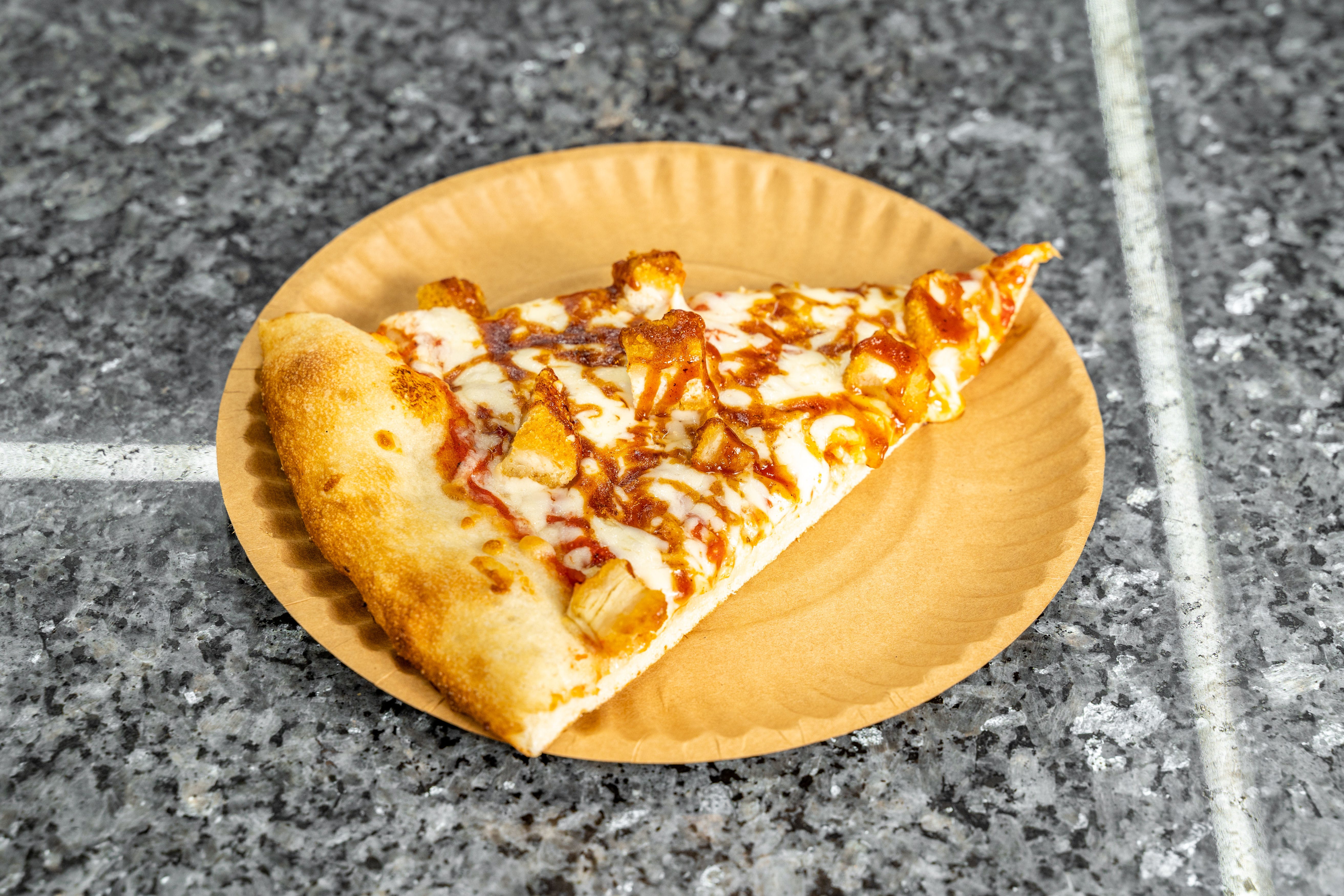 99Cent4BoyPizza_BBQChickenSlic