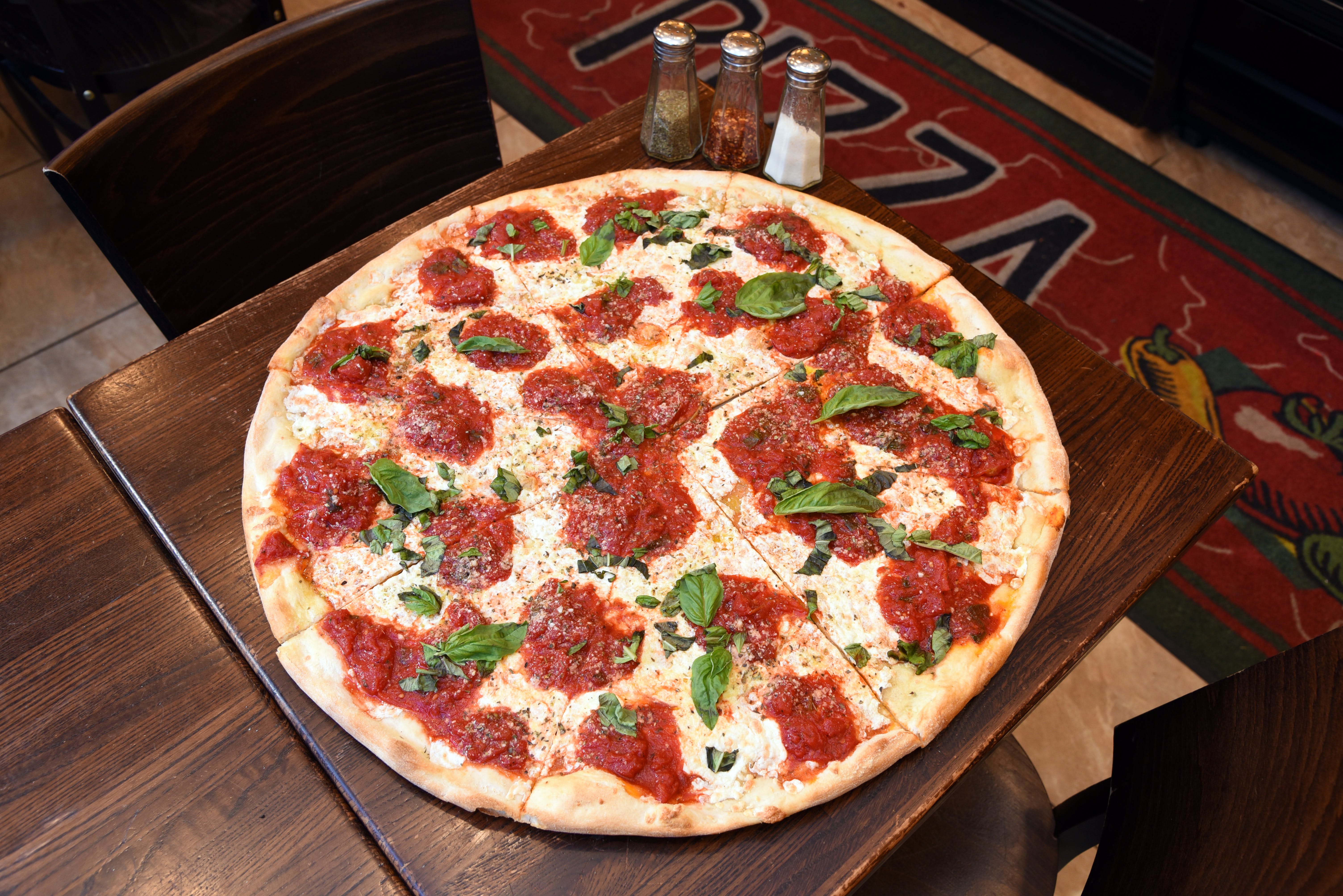 Lunetta Pizza \u0026 Restaurant - New York 