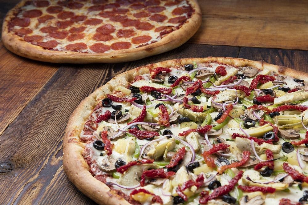 Oggi's Pizza & Brewing hero